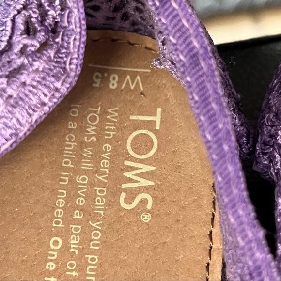 Adorable Lavender Lace Tom’s 8.5W - Picture 7 of 8